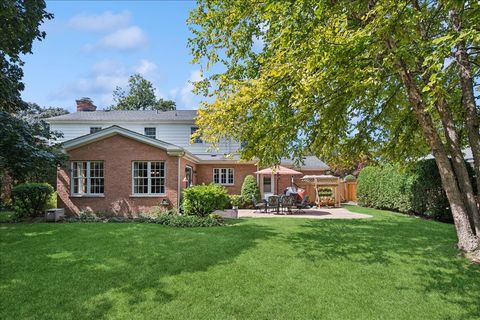 Tiny photo for 1245 Canterbury Lane, Glenview, IL 60025 (MLS # 12548227)