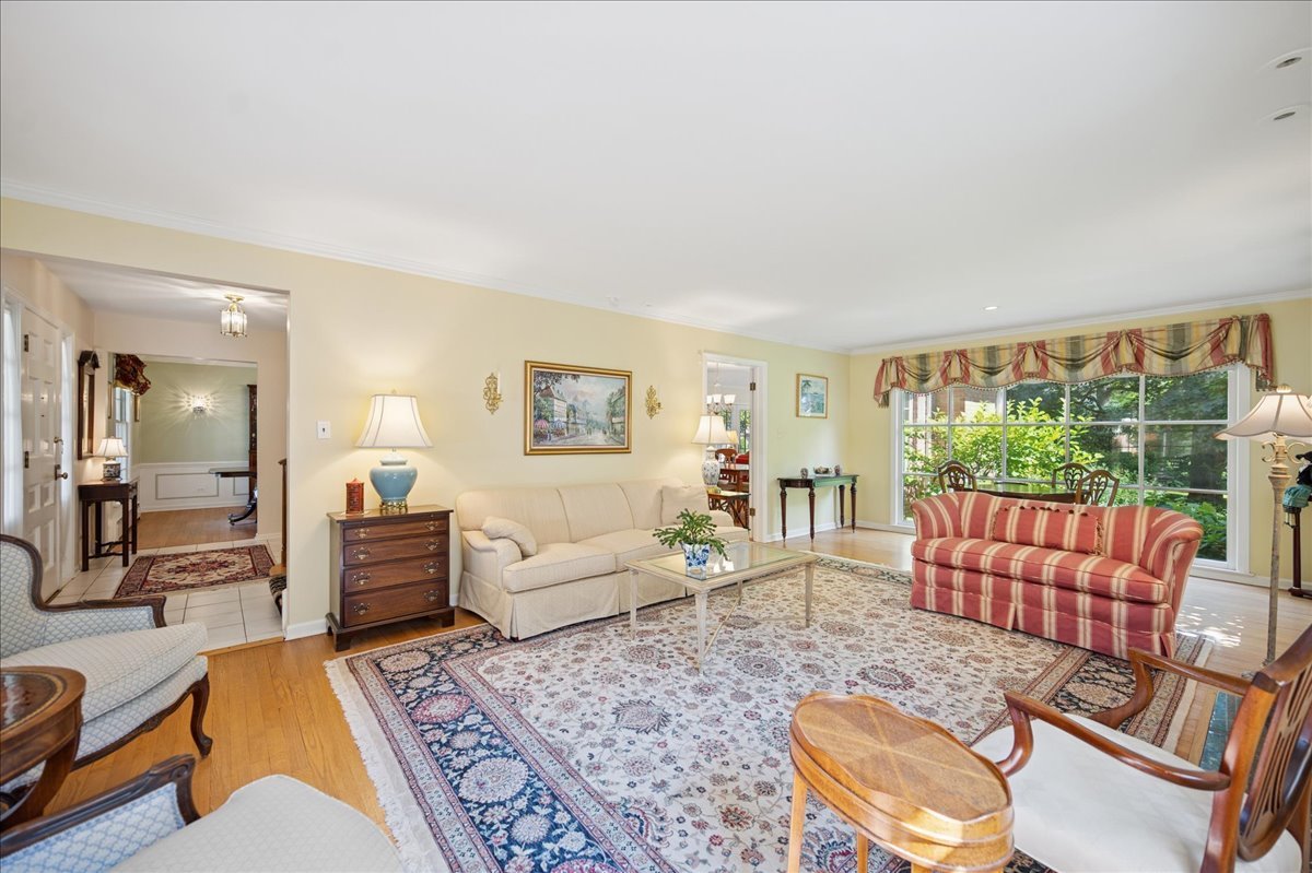 1245 Canterbury Lane