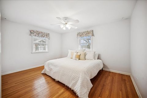 Tiny photo for 1245 Canterbury Lane, Glenview, IL 60025 (MLS # 12548227)