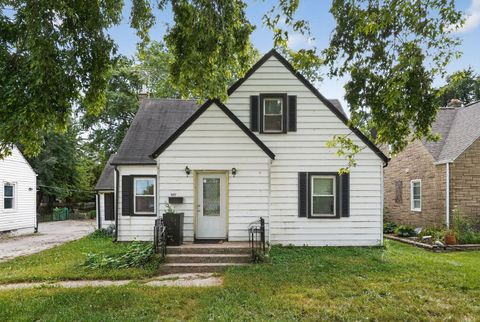 Photo of 10417 W Palmer Avenue, Melrose Park, IL 60164 (MLS # 12572011)