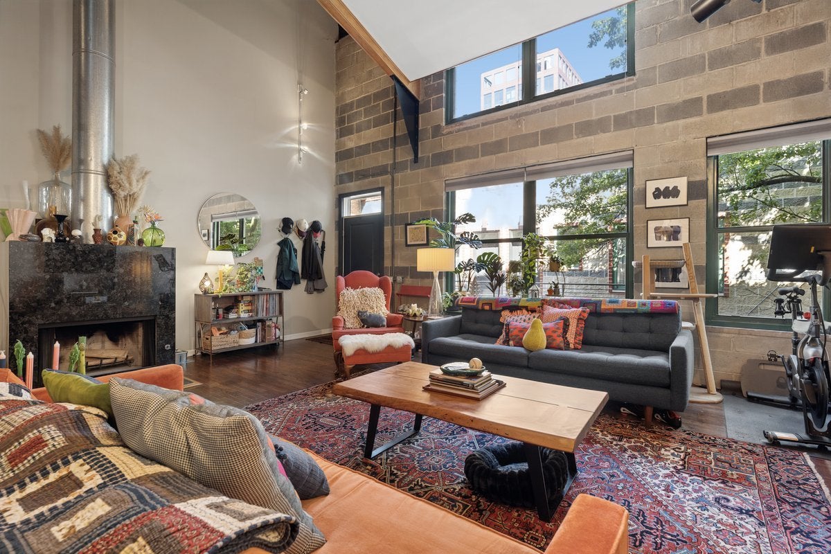 22 N MORGAN Street 204