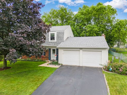 Photo of 100 Ellington Drive, Schaumburg, IL 60194 (MLS # 12470966)