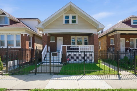 Photo of 6341 S Francisco Avenue, Chicago, IL 60629 (MLS # 12678848)