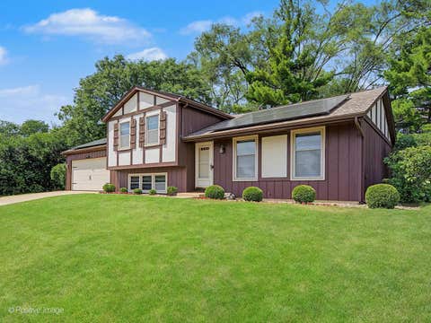 Tiny photo for 800 Marston Avenue NE, Glen Ellyn, IL 60137 (MLS # 12722352)