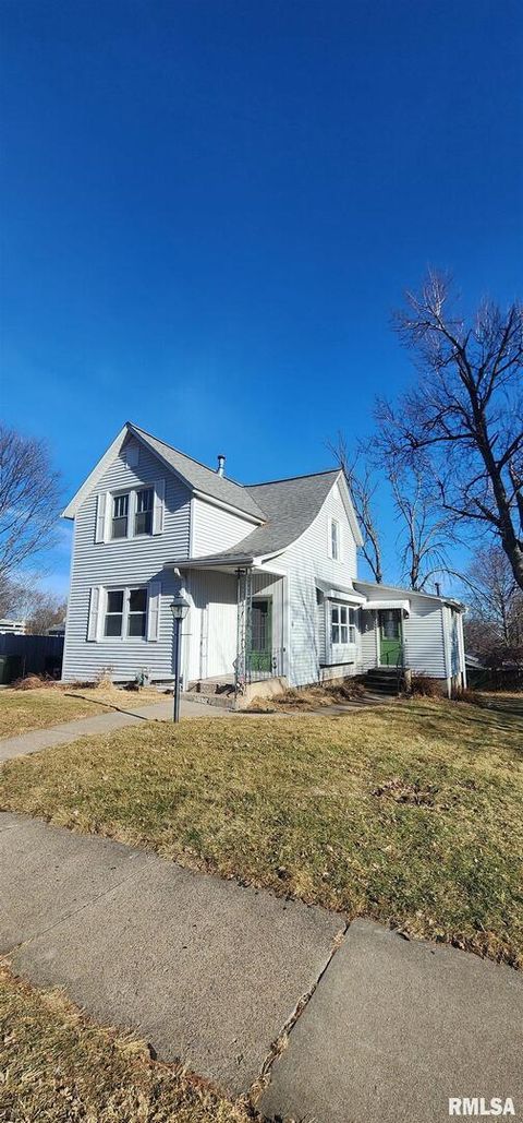 Tiny photo for 1713 N 5TH Street, Clinton, IA 52732 (MLS # QC4265110)