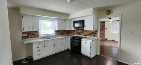 Tiny photo for 1713 N 5TH Street, Clinton, IA 52732 (MLS # QC4265110)