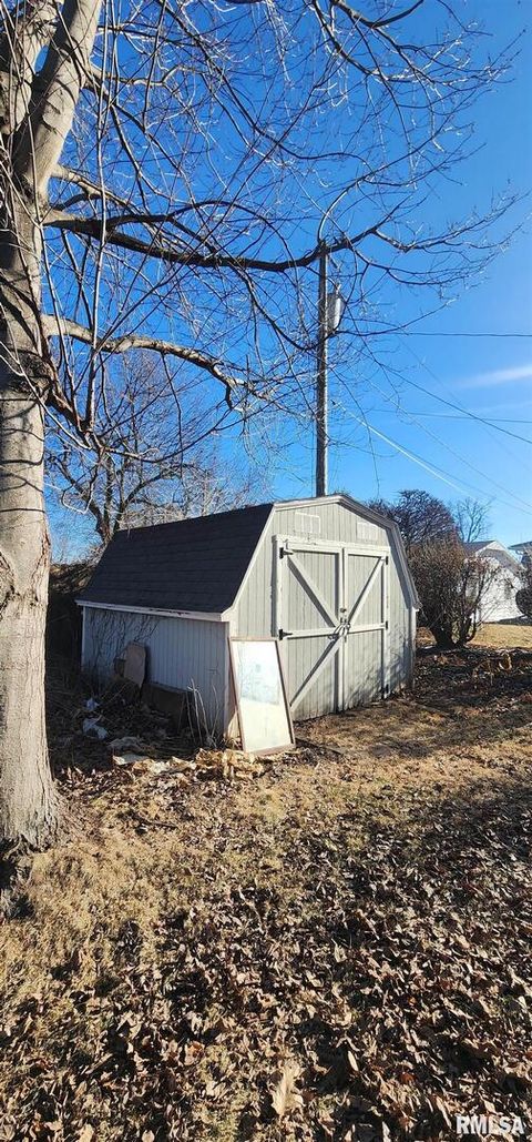 Tiny photo for 1713 N 5TH Street, Clinton, IA 52732 (MLS # QC4265110)