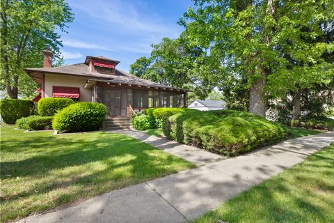 Photo of 288 Park Avenue, Grayslake, IL 60030 (MLS # 12627894)