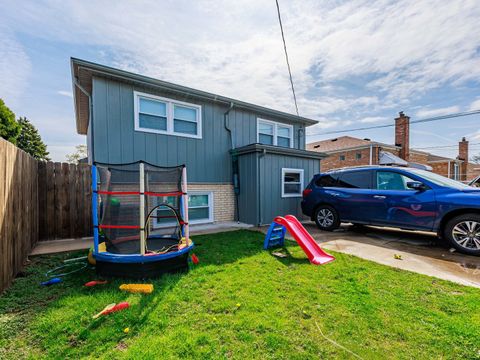 Tiny photo for 7832 Lamon Avenue, Burbank, IL 60459 (MLS # 12621099)