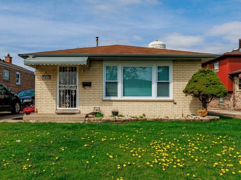 Photo of 7832 Lamon Avenue, Burbank, IL 60459 (MLS # 12621099)