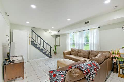 Tiny photo for 1301 N Glen Circle #D, Aurora, IL 60506 (MLS # 12734717)