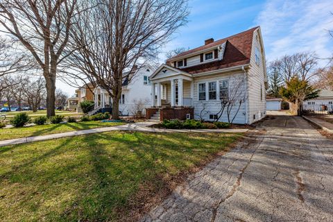 Photo of 410 Repton Road, Riverside, IL 60546 (MLS # 12598293)