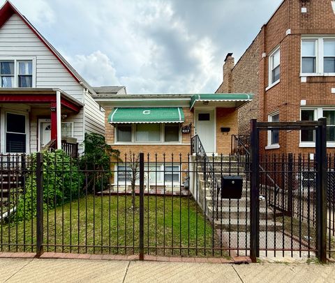Photo of 4317 W Hirsch Street, Chicago, IL 60651 (MLS # 12455182)