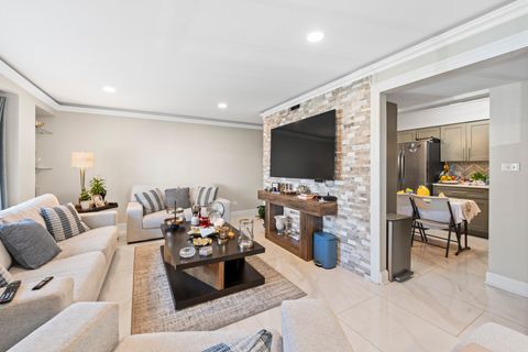 Tiny photo for 5800 W 105th Street #1C, Oak Lawn, IL 60453 (MLS # 12627970)