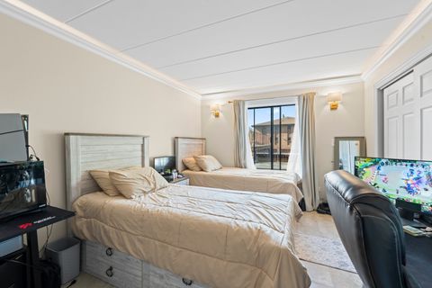 Tiny photo for 5800 W 105th Street #1C, Oak Lawn, IL 60453 (MLS # 12627970)