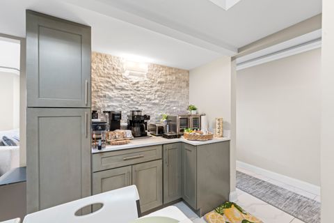 Tiny photo for 5800 W 105th Street #1C, Oak Lawn, IL 60453 (MLS # 12627970)