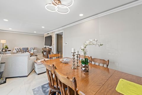 Tiny photo for 5800 W 105th Street #1C, Oak Lawn, IL 60453 (MLS # 12627970)