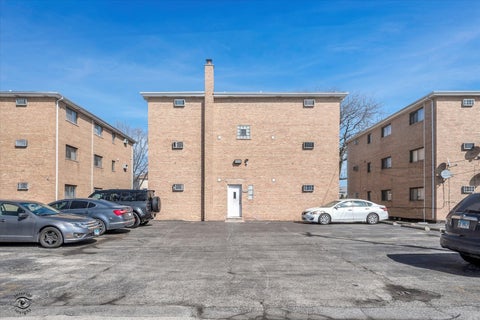 Tiny photo for 6135 Marshall Avenue #301, Chicago Ridge, IL 60415 (MLS # 12661403)