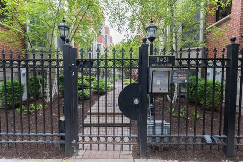 Tiny photo for 24 N Ada Street #D, Chicago, IL 60607 (MLS # 12795516)