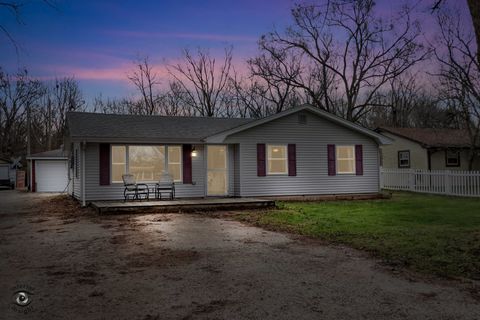 Photo of 2111 Woodview Drive, Wilmington, IL 60481 (MLS # 12607051)