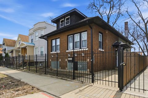 Tiny photo for 4833 W Potomac Avenue, Chicago, IL 60651 (MLS # 12598343)