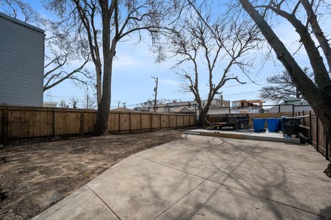 Tiny photo for 4833 W Potomac Avenue, Chicago, IL 60651 (MLS # 12598343)