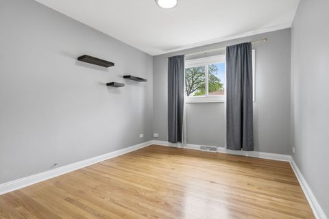 Tiny photo for 331 E Huntington Avenue, Elmhurst, IL 60126 (MLS # 12659542)