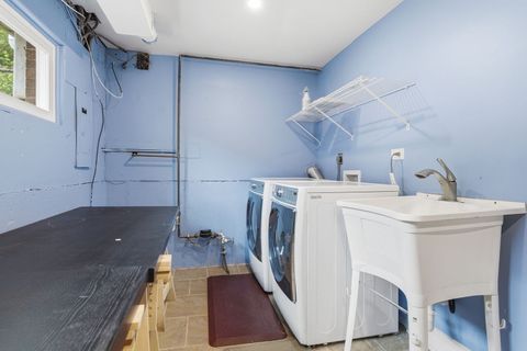 Tiny photo for 331 E Huntington Avenue, Elmhurst, IL 60126 (MLS # 12659542)