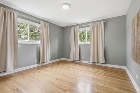Tiny photo for 331 E Huntington Avenue, Elmhurst, IL 60126 (MLS # 12659542)