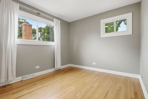 Tiny photo for 331 E Huntington Avenue, Elmhurst, IL 60126 (MLS # 12659542)