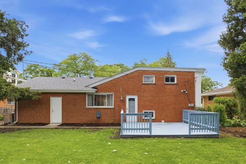 Tiny photo for 331 E Huntington Avenue, Elmhurst, IL 60126 (MLS # 12659542)