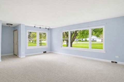 Tiny photo for 1013 Highmoor Road, Lombard, IL 60148 (MLS # 12691276)