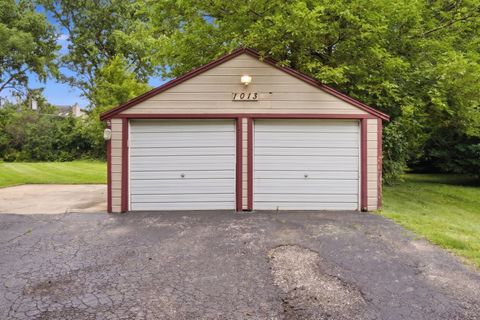 Tiny photo for 1013 Highmoor Road, Lombard, IL 60148 (MLS # 12691276)