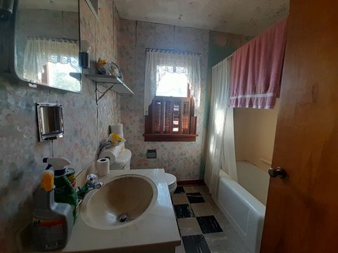 Tiny photo for 211 4th Avenue, Mendota, IL 61342 (MLS # 12471910)