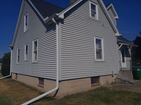 Tiny photo for 211 4th Avenue, Mendota, IL 61342 (MLS # 12471910)