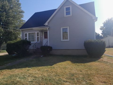 Photo of 211 4th Avenue, Mendota, IL 61342 (MLS # 12471910)