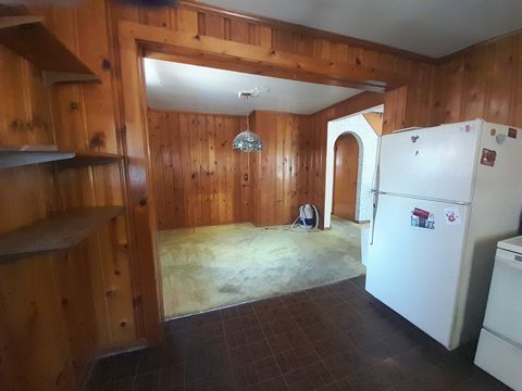 Tiny photo for 211 4th Avenue, Mendota, IL 61342 (MLS # 12471910)