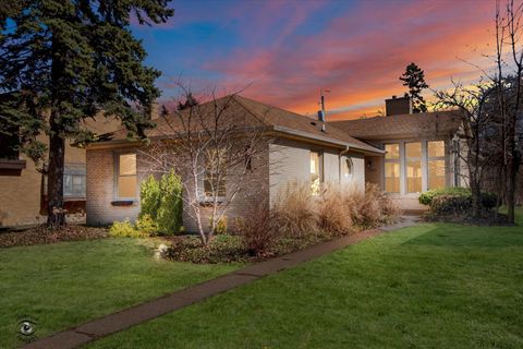Photo of 10025 S Hamilton Avenue, Chicago, IL 60643 (MLS # 12613965)