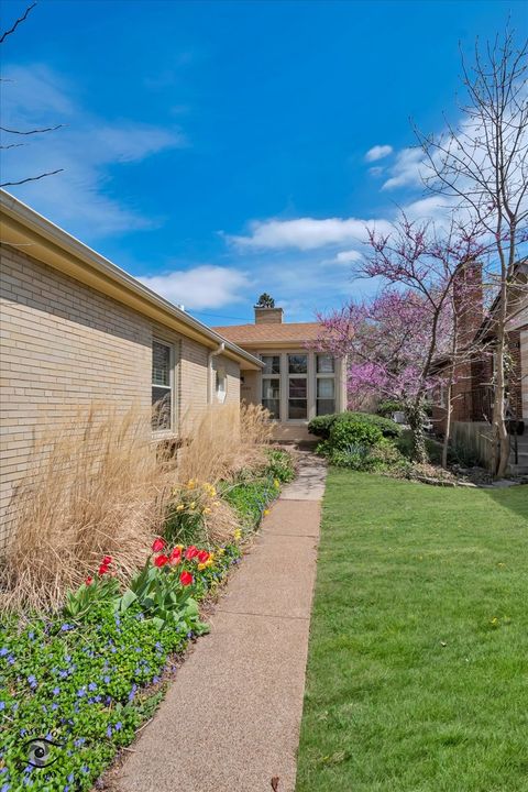 Tiny photo for 10025 S Hamilton Avenue, Chicago, IL 60643 (MLS # 12613965)