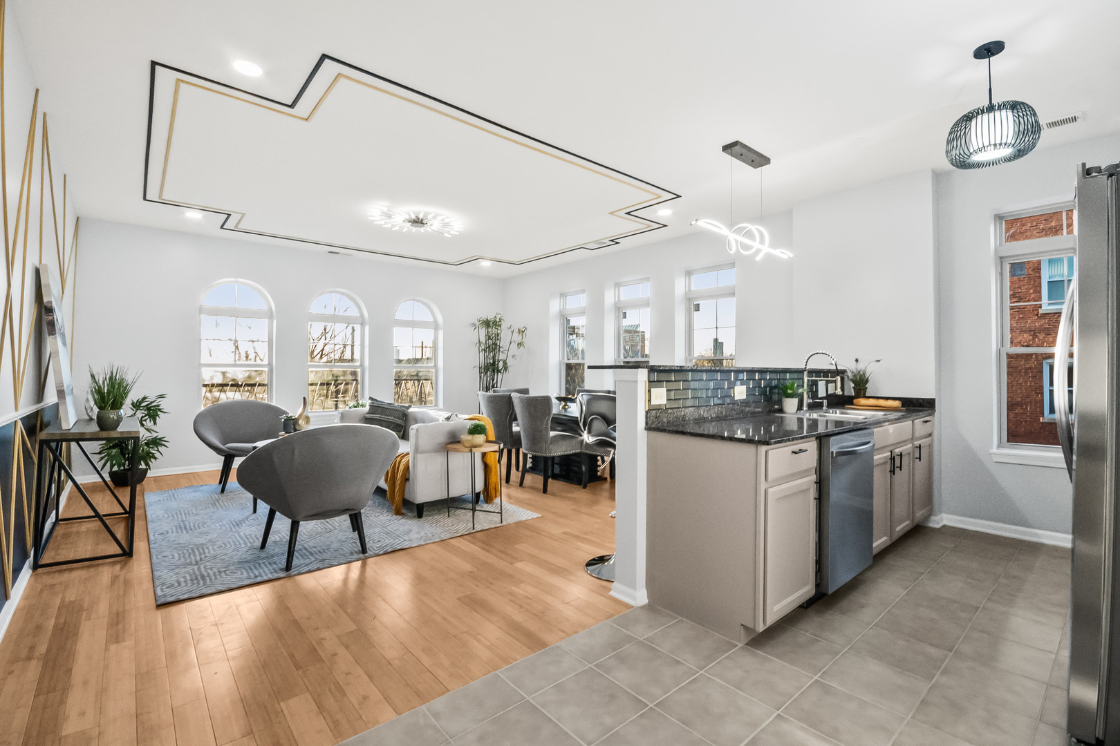 3817 S ELLIS Avenue 302