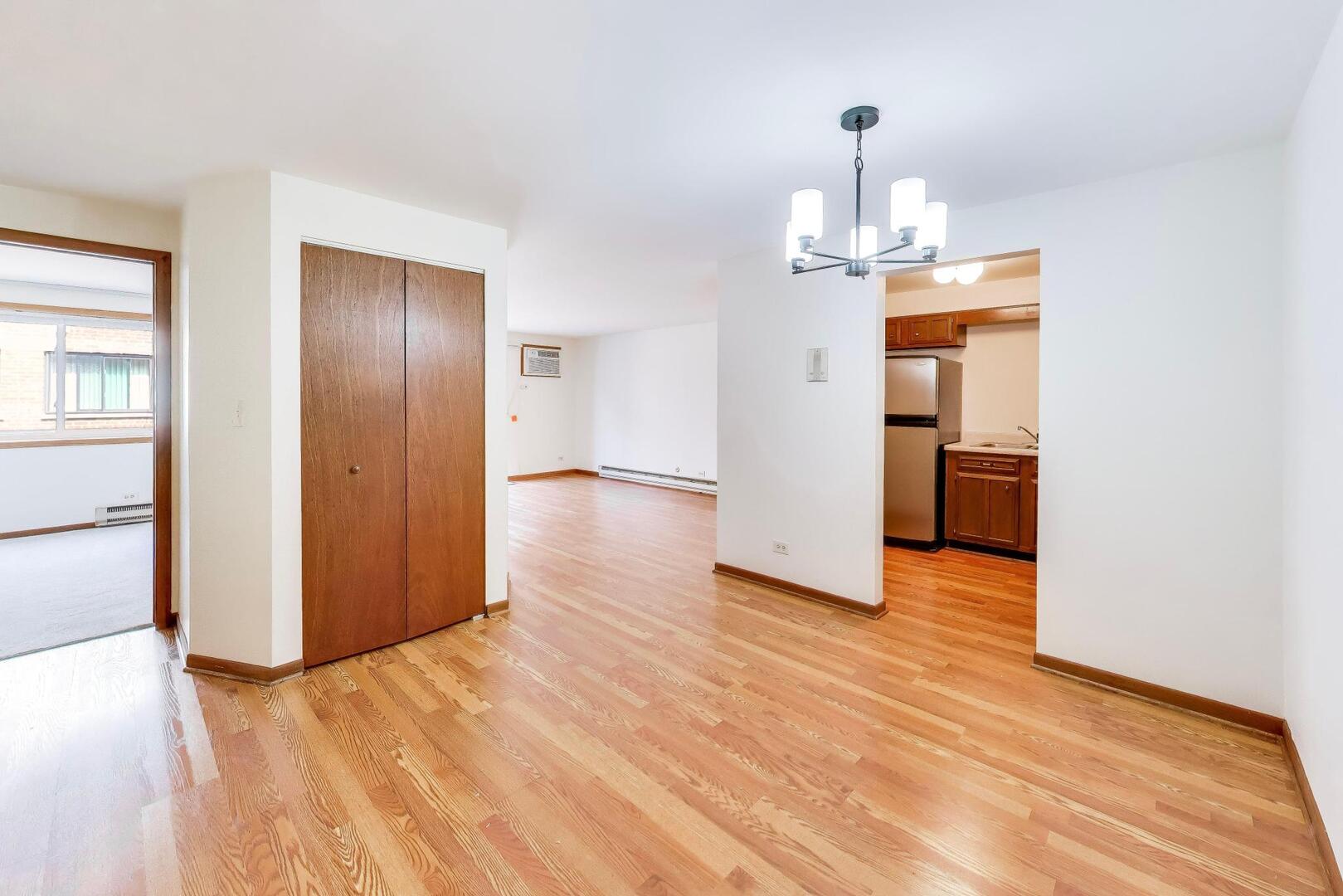 2325 N Neva Avenue 302B