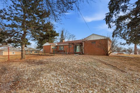 Tiny photo for 2310 Washington Street, Davenport, IA 52804 (MLS # 12551807)