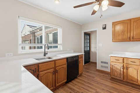 Tiny photo for 2310 Washington Street, Davenport, IA 52804 (MLS # 12551807)