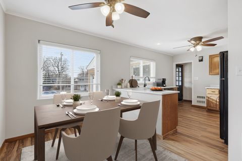 Tiny photo for 2310 Washington Street, Davenport, IA 52804 (MLS # 12551807)