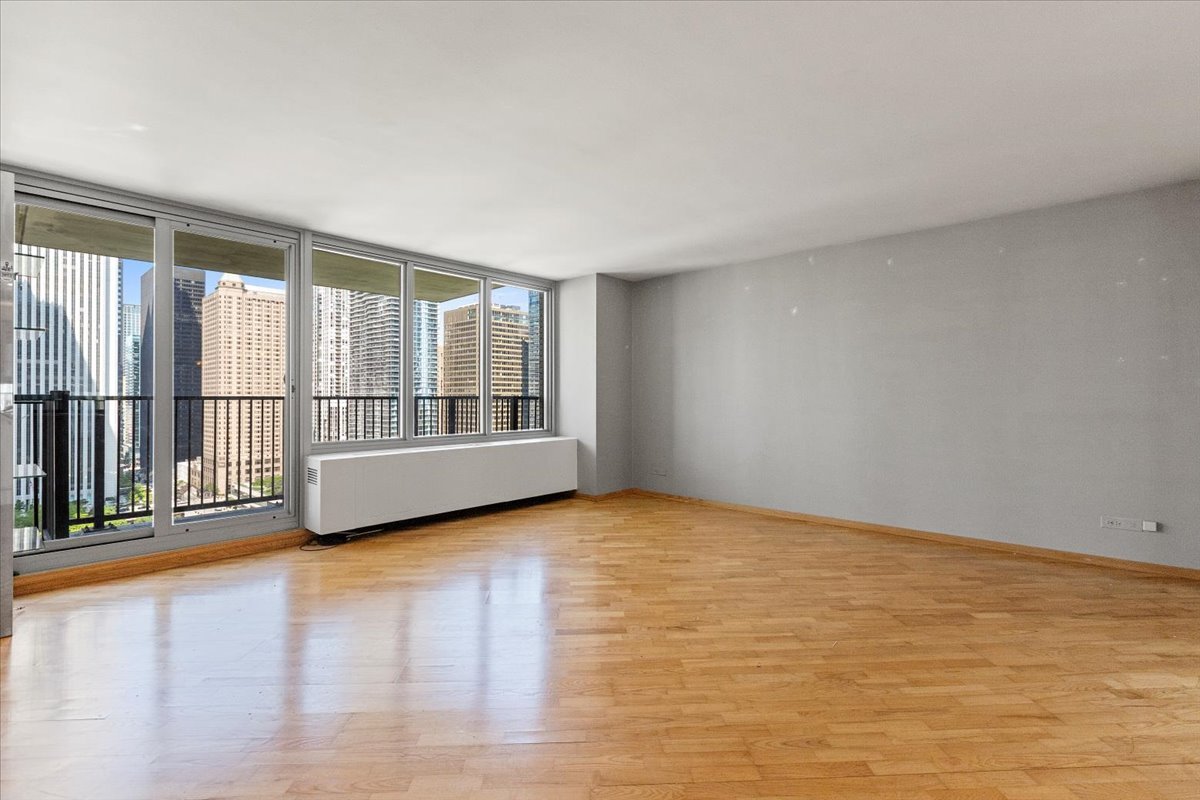400 E RANDOLPH Street 2530