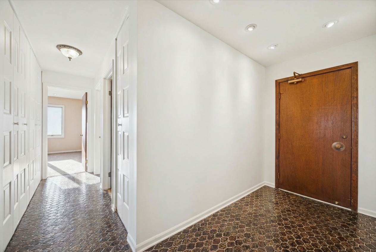 453 Raintree Drive 5A