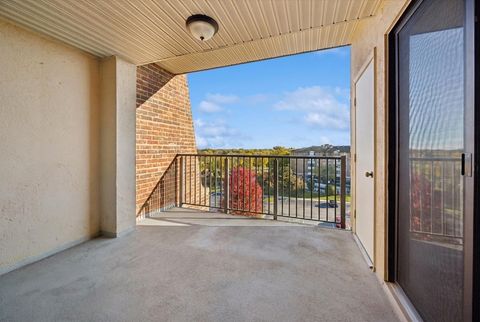 Tiny photo for 453 Raintree Drive #5A, Glen Ellyn, IL 60137 (MLS # 12502508)