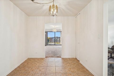 Tiny photo for 453 Raintree Drive #5A, Glen Ellyn, IL 60137 (MLS # 12502508)