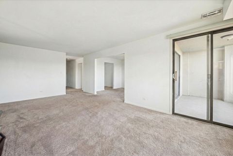 Tiny photo for 453 Raintree Drive #5A, Glen Ellyn, IL 60137 (MLS # 12502508)