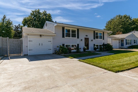 Tiny photo for 4738 19th Avenue, Moline, IL 61265 (MLS # 12777472)